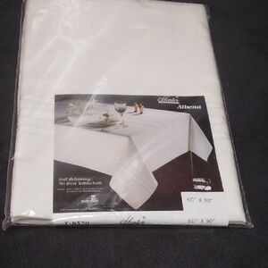 Sleater Athena White Tablecloth 60x90